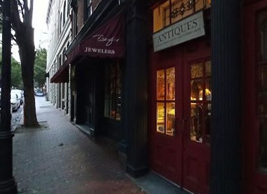 indiana/richmond/shop/antique-boutique-delectable