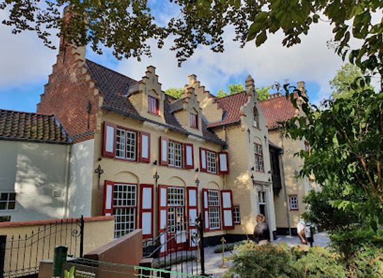 belgium/bruges/minnewater/shop/bar-boutique