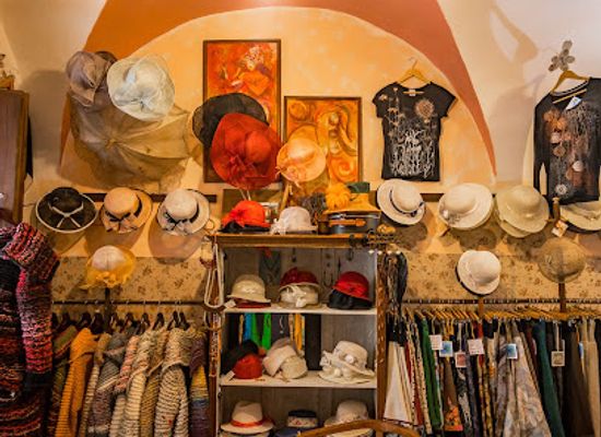 czechia/cesky-krumlov/shop/atelier-hezky-cesky