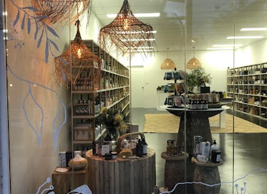 australia/jervis-bay/shop/white-earth-huskisson