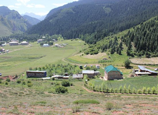 kyrgyzstan/jety-oguz-valley/shop/seven-bulls-rock
