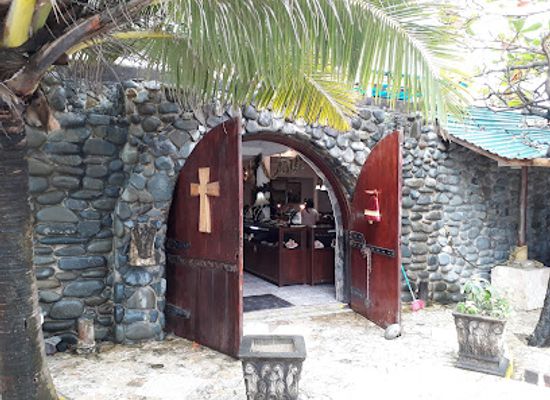 honduras/aguan-valley/shop/stone-castle-cameo-factory-institute