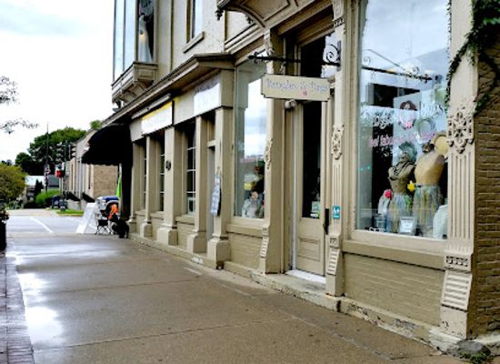 wisconsin/lake-geneva/shop/bangles-bags