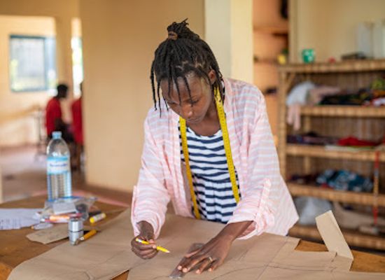uganda/kibale-national-park/shop/kelele-craft-shop