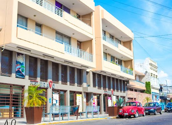 mexico/veracruz/zona-dorada/shop/plaza-bravo