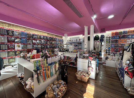 spain/pamplona/shop/kukuxumusu