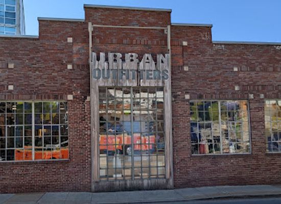 tennessee/nashville/the-gulch/shop/urban-outfitters