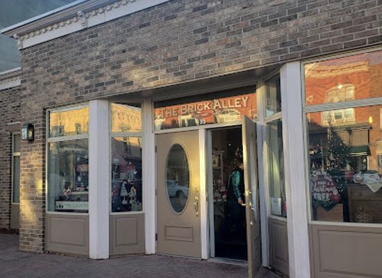 wisconsin/door-peninsula/shop/the-brick-alley