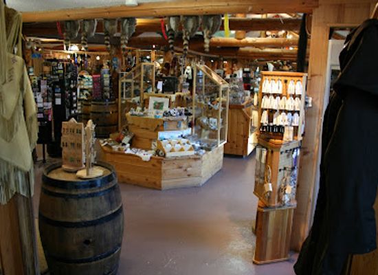canada/northern-ontario/shop/dwight-trading-post