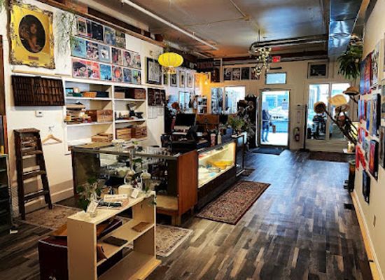 maine/biddeford/shop/biddeford-vintage-market