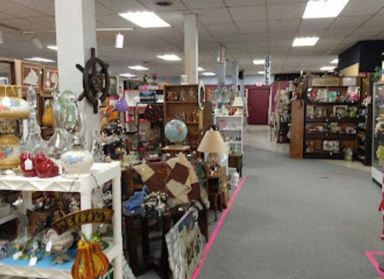 new-york/finger-lakes/shop/penny-lane-antique-mall