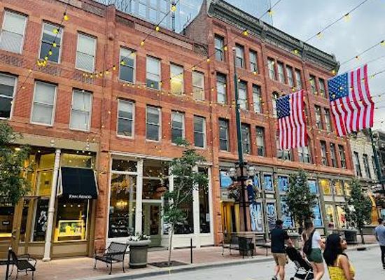 colorado/front-range/shop/larimer-square