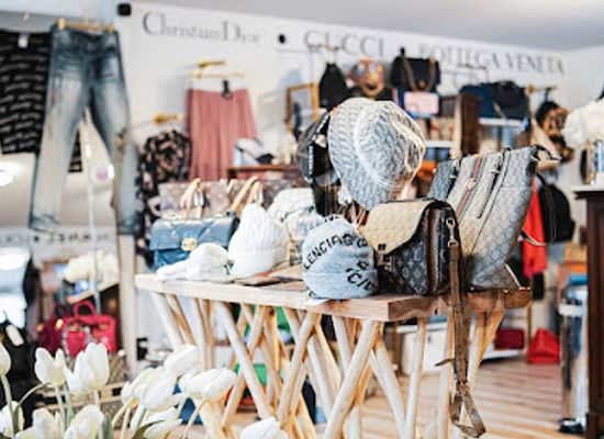 rhode-island/warwick/shop/the-runway-lux-boutique
