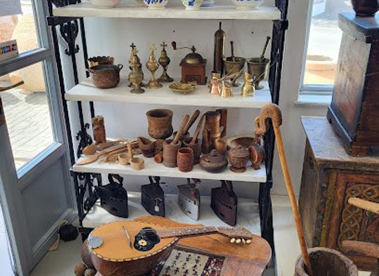 greece/paros/shop/the-antique-store