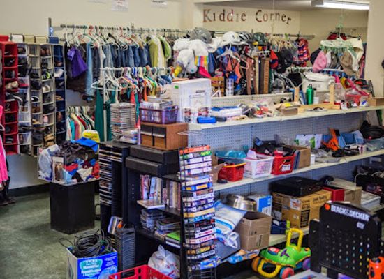 canada/iqaluit/shop/piviniit-thrift-store