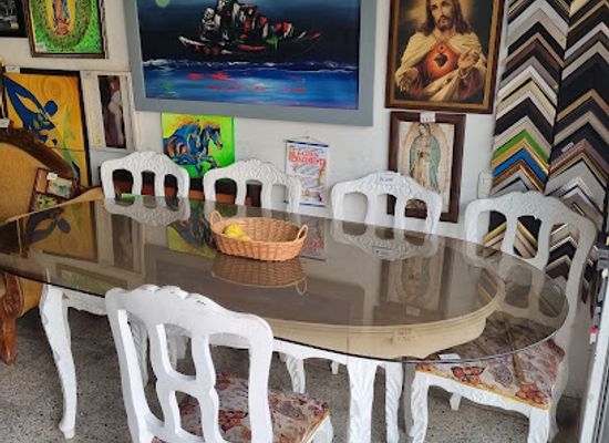 colombia/medellin/envigado/shop/galeria-renacimiento