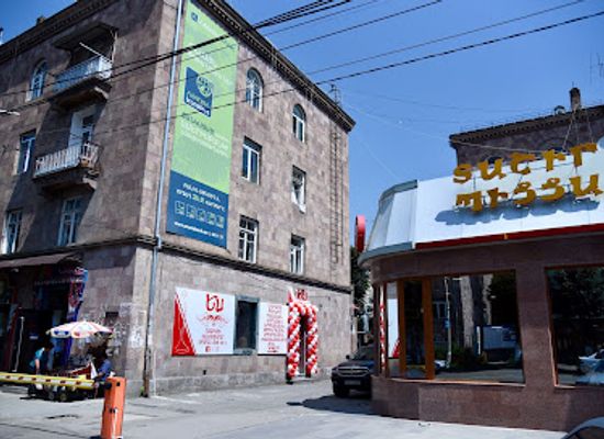 armenia/vanadzor/shop/es-hagusdi-khanut-sra