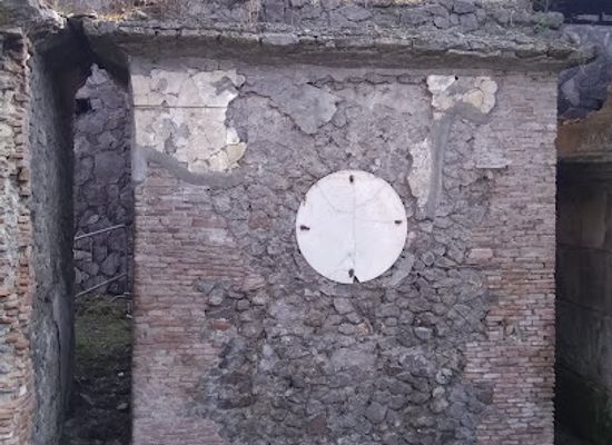 italy/pompeii/forum-of-pompeii/shop/boutique-demil-di-emilia-di-paolo
