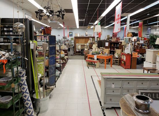 south-carolina/folly-beach/shop/eclectic-finds-antiques-and-interiors