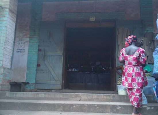 guinea/nzerekore-region/shop/librairie-le-roseau