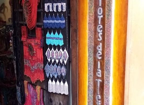 guatemala/antigua-guatemala/shop/los-colores-de-la-tierra-i