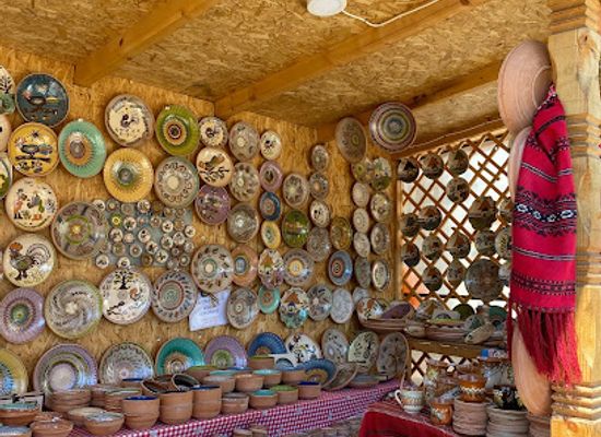 romania/valcea/shop/ceramica-biscu-leonida-si-gheorghe-pottery-business-leonida-and-gheorghe