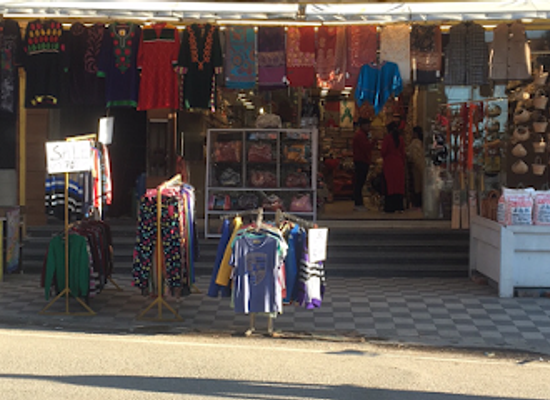 india/kashmir-valley/shop/emporium-a-unit-of-j-k-ladakh-handloom-arts
