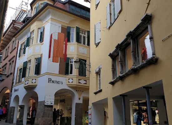 italy/south-tyrol/shop/boutique-portico-s
