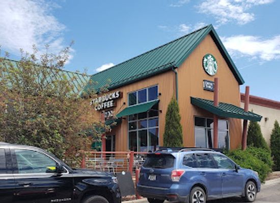 montana/the-hi-line/shop/holiday-village-mall