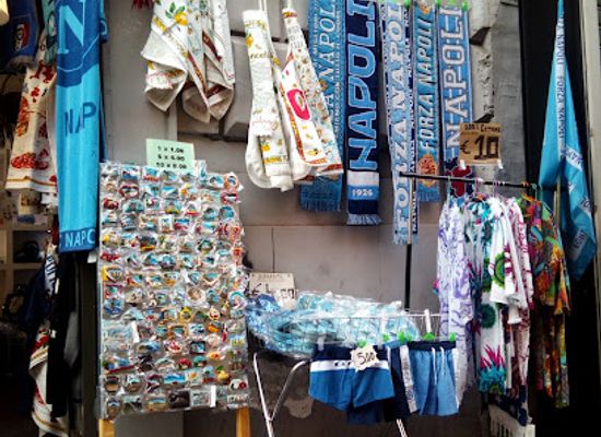 italy/naples/spaccanapoli/shop/napoli-nel-cuore