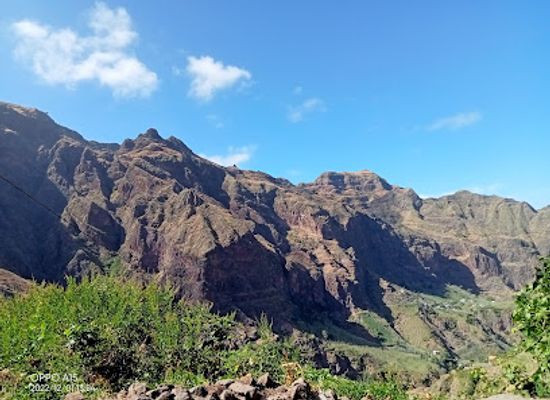 cabo-verde/santo-antao/shop/grogue-de-santo-antao-cha-de-pedras-lda