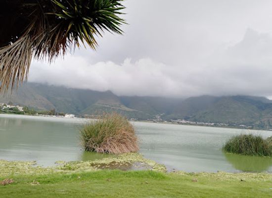 ecuador/carchi-region/shop/laguna-de-yahuarcocha