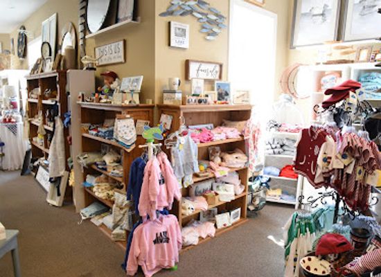 indiana/the-lakes-region/shop/absolutely-apparel-gifts
