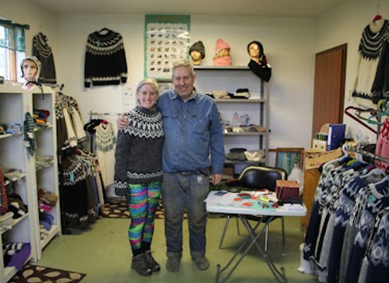 iceland/kerlingarfjoll/shop/vinnustofan-rosin-icelandic-goods-wool-sweater