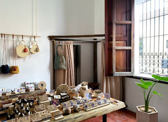 guatemala/antigua-guatemala/shop/wakami