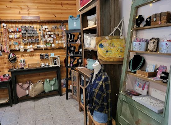 west-virginia/monongahela-national-forest/shop/dove-s-outlet-village