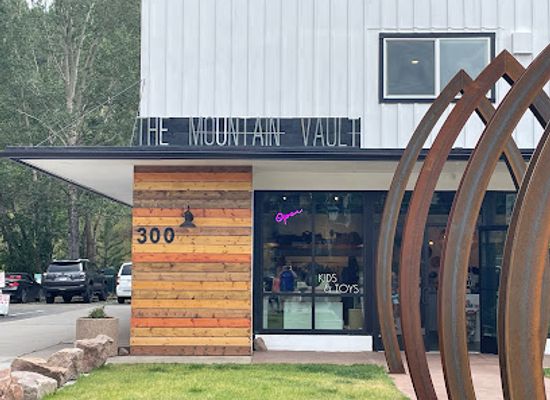 colorado/estes-park/shop/the-mountain-vault