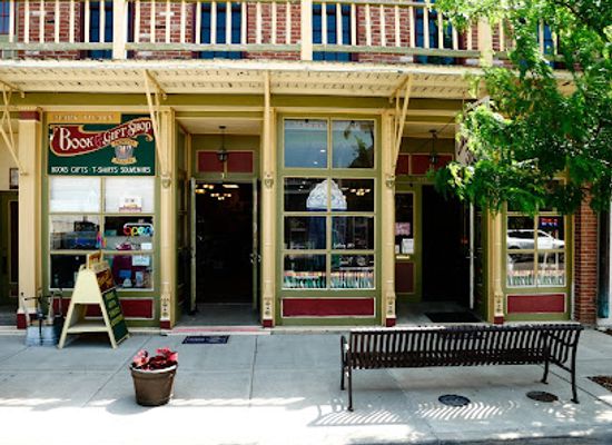 missouri/hannibal/shop/mark-twain-book-gift-shop