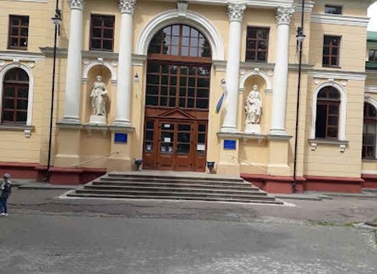 ukraine/lviv/stryiskyi-park/shop/stryiskyi-park