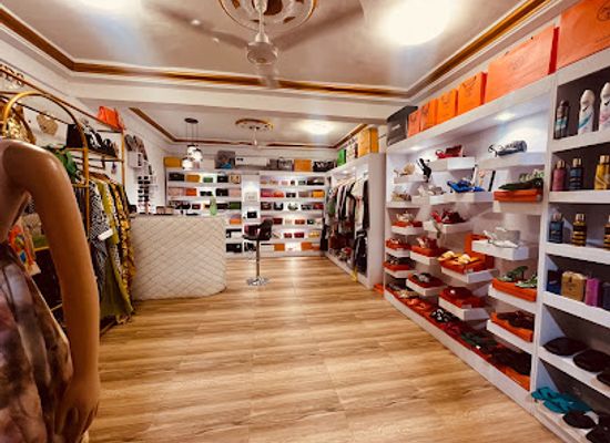ghana/upper-west-region/shop/heena-s-trends-annex