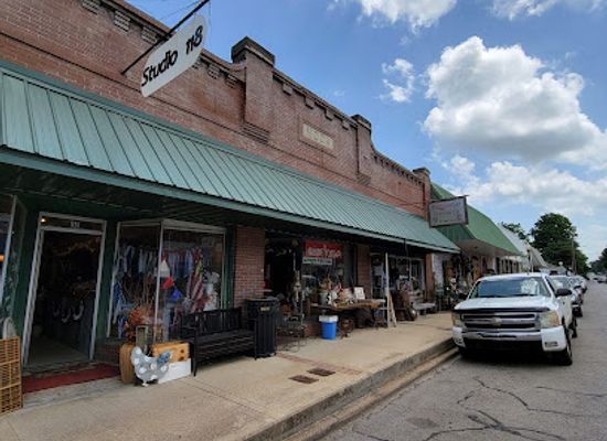 arkansas/arkansas-valley/shop/redfeather-trading-co