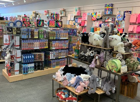 virginia/lynchburg/shop/banner-s-hallmark-shop