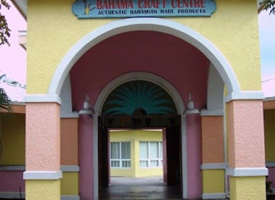 the-bahamas/nassau/paradise-island/shop/darling-s-creative-goods