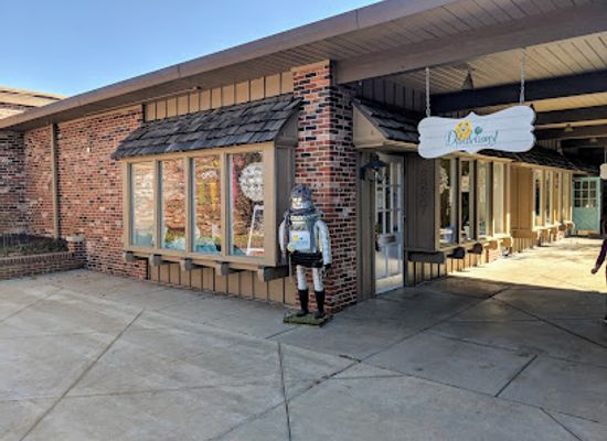 kansas/topeka/shop/brookwood-shopping-center