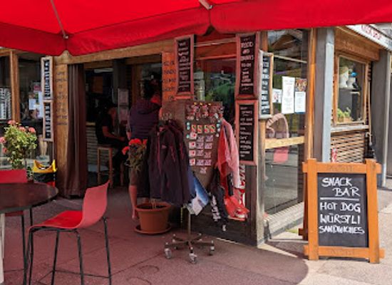 switzerland/grindelwald/shop/souvenirshop-snack-bar-grund