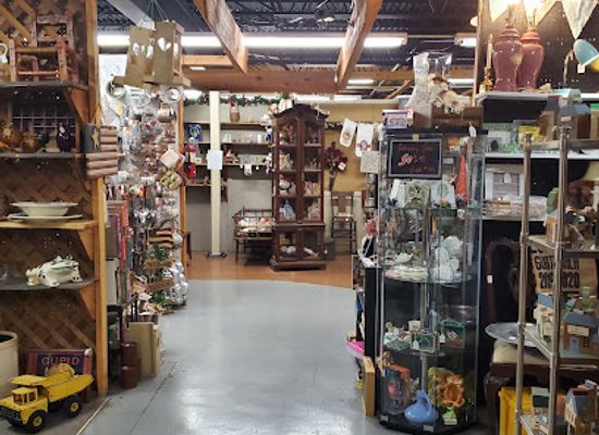 missouri/ozarks/shop/camp-flea-antique-mall-vintage-market