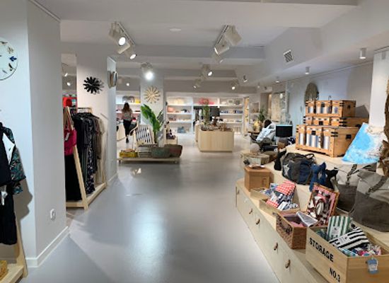 spain/girona/eixample/shop/biels-girona