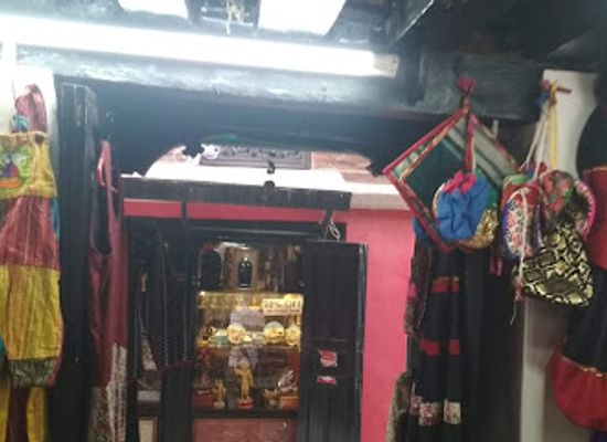nepal/patan/mangal-bazaar/shop/hamro-kosis