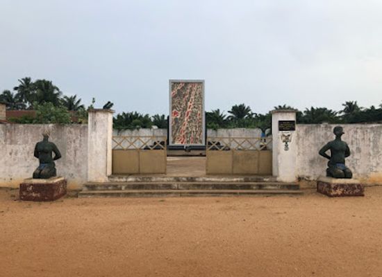 benin/ouidah-beach/shop/memorial-de-zoungbodji