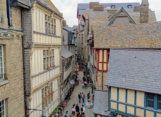 france/mont-saint-michel/shop/aux-3-croissants-shop